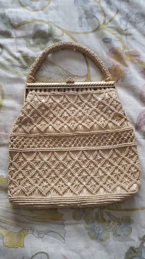 Macrame Bag with Wooden Handle – CJ Gift Shoppe