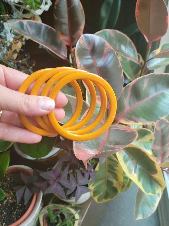 Butterscotch Bakelite Bangles, spacers - image 6