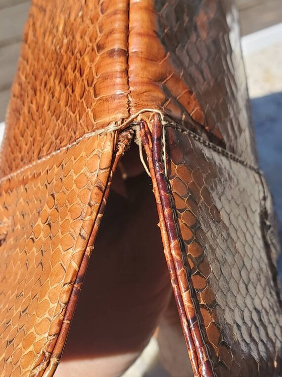 Gorgeous tan snake skin bag with top handle, clut… - image 6