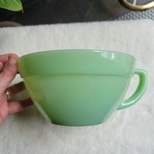 Vintage Fire-King Jadeite Batter Bowl: 6&quot; USA Kitchenware