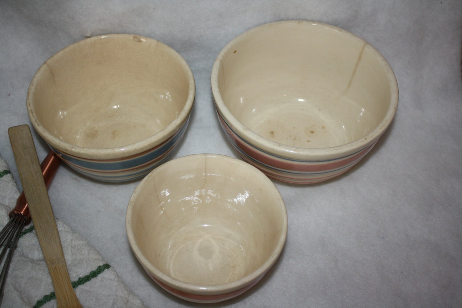 Early Set of Hull Mixing Bowls Banded Pink and Blue Yellow Etsy