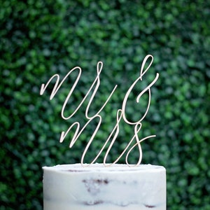 Mr and Mrs Wood Wedding Cake Topper, Wedding Cake Topper, Rustic Wedding Cake, Custom Cake Topper, Wedding Decorations