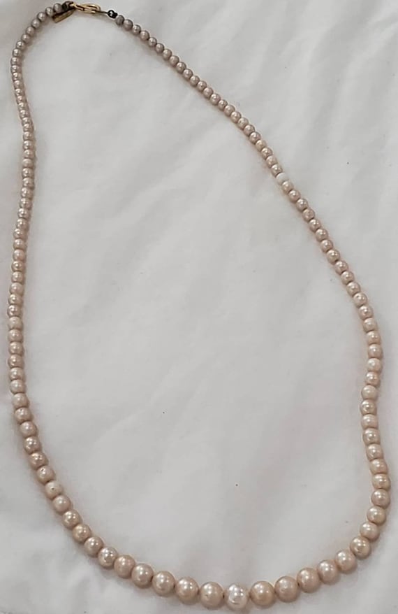 Vintage 1950s Marbella Faux Graduated Pearl Neckla