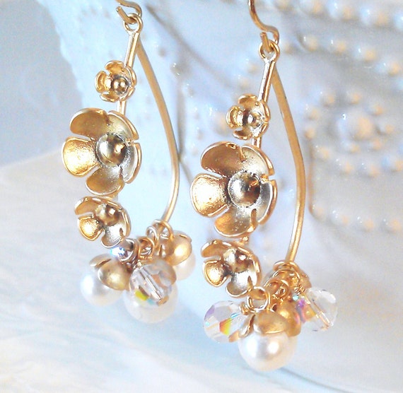 Items similar to Gold Flower Pearl Earrings-Pearl Earrings-Gold Flower ...