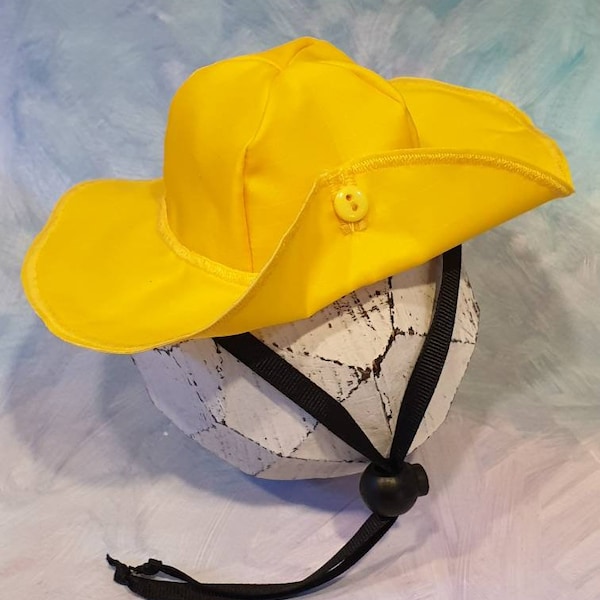 Yellow Rain Hat (Photo prop)  for Chinchilla, Cat, Mini pig made by Pinkismart (Hedgehog Vogue)