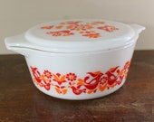 Pyrex Friendship Pattern Round Casserole Dish with Lid- 475 - 2.5 QT White Orange Red - Ovenware - Refrigerator Storage