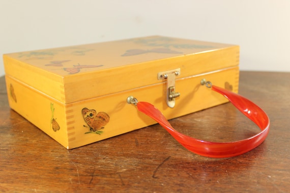 Vintage Butterfly Wood Box Purse Lucite Handle-Sc… - image 1