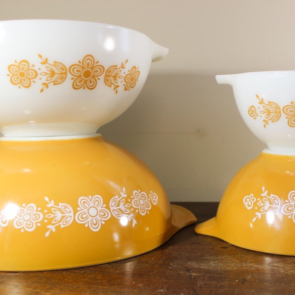 Vintage 1970s Pyrex Mixing Bowl Set of 4 - Butterfly Gold -Gold / Yellow & White - Nesting Cinderella Refrigerator Bowls , 441 442 443 444