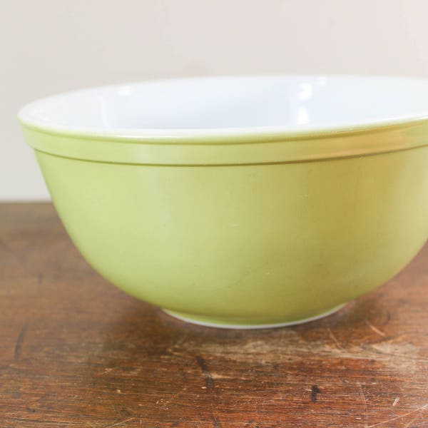 Green Pyrex Mixing Bowl-  Vintage Pyrex 2.5 QT -Avocado / Olive Green  Pyrex Oven Ware, Mixing Bowls 403