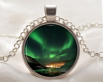 Northern Lights Necklace Pendant - Night Sky Jewelry  - Emerald Green Nature Lover Gifts for Women