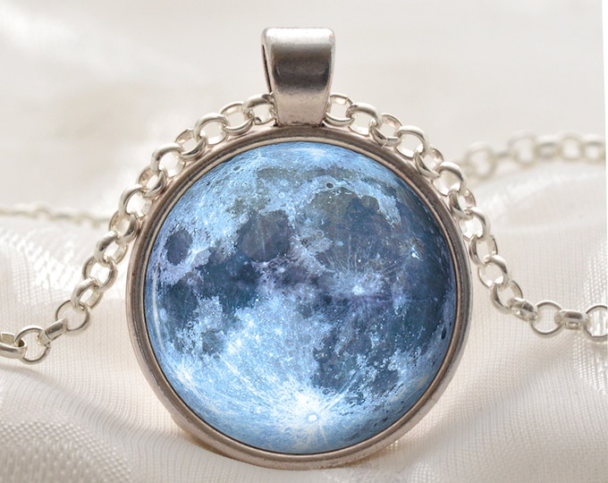 Treasure on the Moon Bling Crystal Long Necklace - Blue