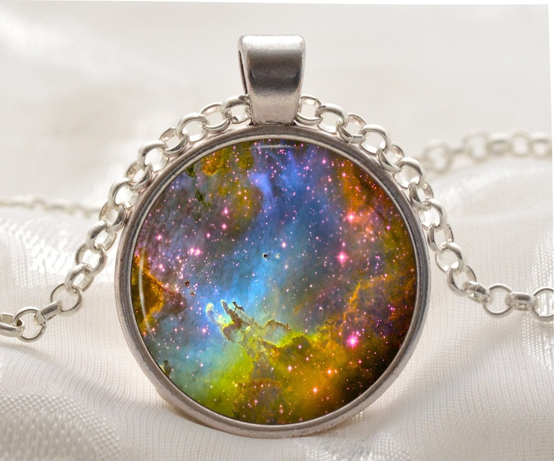 Collier Femme Galaxie Croissant De Lune - Thème Espace Pourpre - Neuf Avec étiquettes