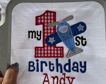 Camiseta de avión personalizada para mi primer cumpleaños. Camiseta de avión bordada a medida.
