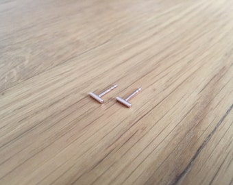 Ear studs rose gold-less is more