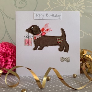 Tarjeta de cumpleaños de perro salchicha hecha a mano