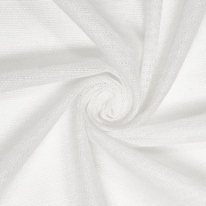 Könnte beinhalten: Weißer Stoff mit texturierter Webart, gefaltet und zu einer Spirale gedreht.