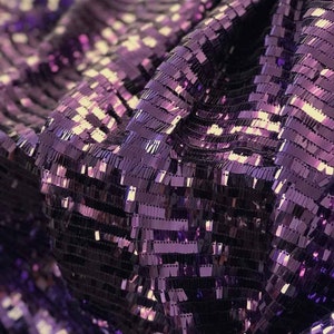 Plum rechthoek piano pailletten op stretch nylon mesh 63/64&quot; stof verkocht BTY