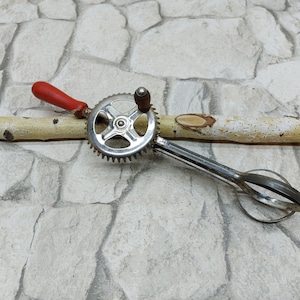 On Sale Vintage hand whisk egg beater Hand crank mixer Rotary egg beater Red Handle manual egg whisk Old Kitchen FREE DELIVERY, New LISTING