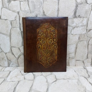 Portafolio de cuero grande vintage, cubierta de libro de cuero con adornos en relieve hechos a mano, carpeta de papel marrón oscuro, regalo de lujo, organizador de oficina