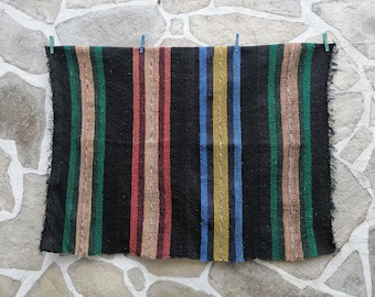 Vintage Handwoven Rag Rug: Bulgarian Folk Art Kilim (43.3x31.5 inches)