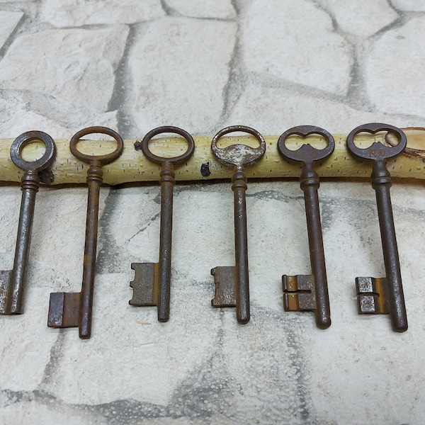 Old Door Keys, Skeleton Keys Lot of 6, Steampunk Keys 6 pieces, Farmhouse Decor, Collectible Keys, Wedding Decor, Rustic Home Decor, zografa