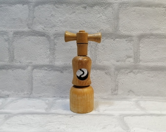 Vintage Wooden Handle Corkscrew, Simple Wine Bottle Opener, Man Cave