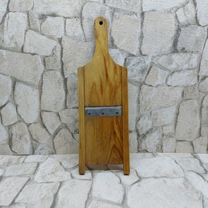 Kitchen Grater Primitive Grater Vintage Kitchen Grater Metal And Wood Cheese Grater Farmhouse Antiques Wall Hanging Grater with Wood Handle