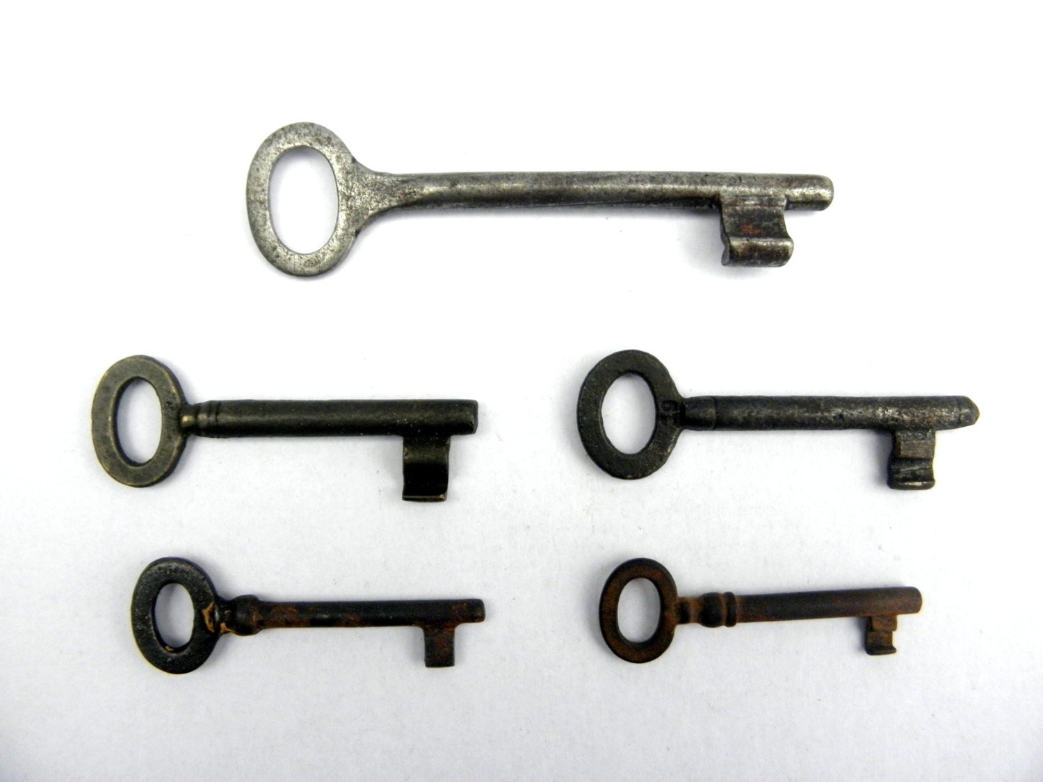 5 Antique Skeleton Keys Authentic Vintage Metal Keys Original Etsy