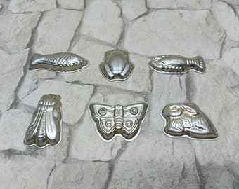Vintage Animal Baking Molds: Set of 6 Small Cookie Tins