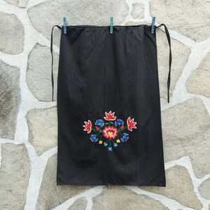 刺繍入りコットンエプロン – アンティークブルガリア民族衣装 - Etsy 日本