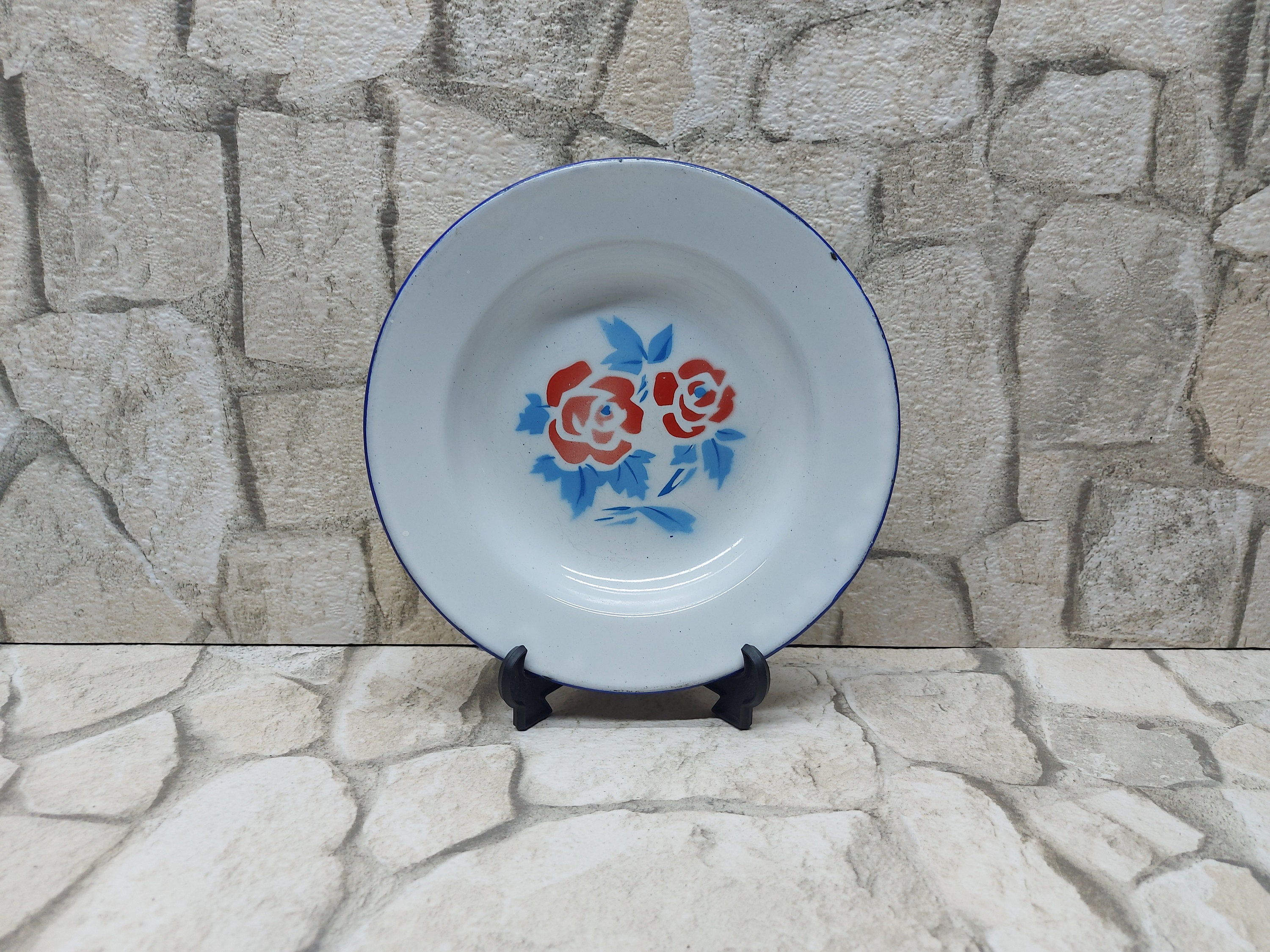 Vintage Enamel Plates, Set of 3, White Enameled Plate With Blue Rim, Metal  Plate, Country Farmhouse, Vintage Metalware, 
