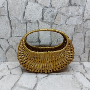 Vintage rieten mand, oude rieten mand portemonnee, rieten "gondel" mand, woondecoratie voor Pasen, bloemenmand handgeweven mand handtas