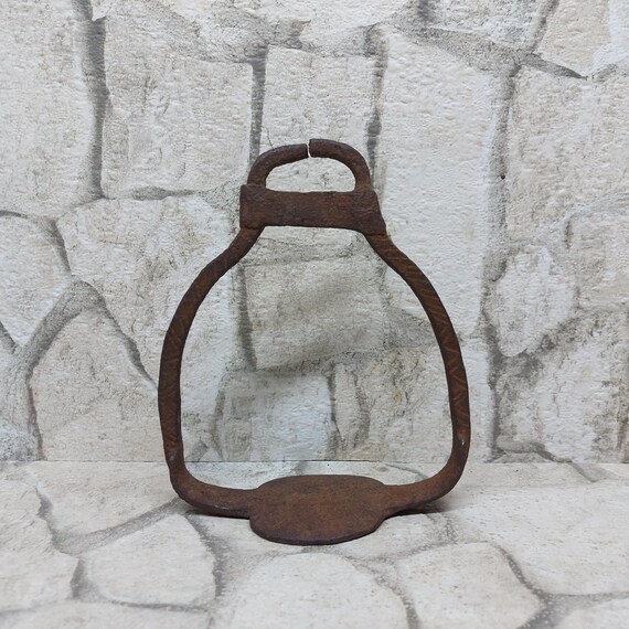 Fer à étrier Ancien En Fonte – Objet De Récupération Déco – 13,75 X 13 X 5,25 Cm
