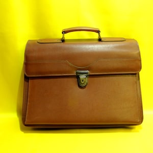 EN VENTE, porte-documents, porte-documents en similicuir marron vintage, sac à main, sac de bureau, sac messager sac pour ordinateur portable porte-documents à fermeture éclair