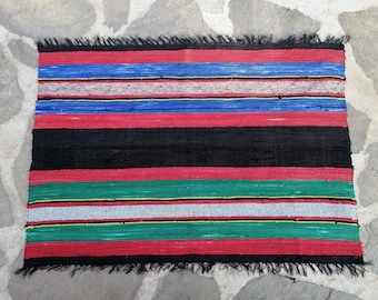 Vintage Handwoven Rag Rug: Bulgarian Folk Art Kilim (43.3x33.5)