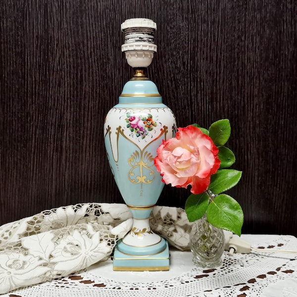 Vintage Französische Porzellan Lampe - Handbemalt Limoges China - Tischlampe - Florales Handgemaltes Dekor - Hellblau - Guter Zustand