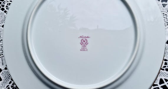 Vintage Noritake Dinner Plates Set of 4 Plates: Noble2600 Pattern