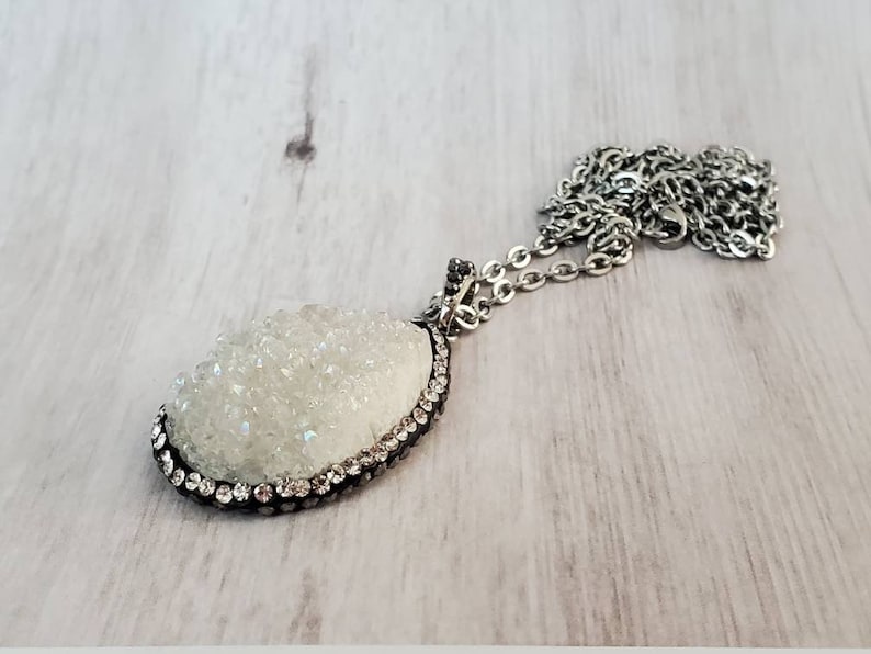 White sparkley stone Pendant Necklace 20 316L Stainless Steel Chain rock crystal glitter Nickle Free hypoallergenic free shipping