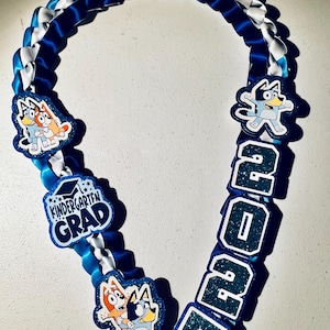 Lei de graduación inspirado en BLUEY, lei de cinta, lei personalizado, lei de graduación Bluey y Bingo hecho a pedido