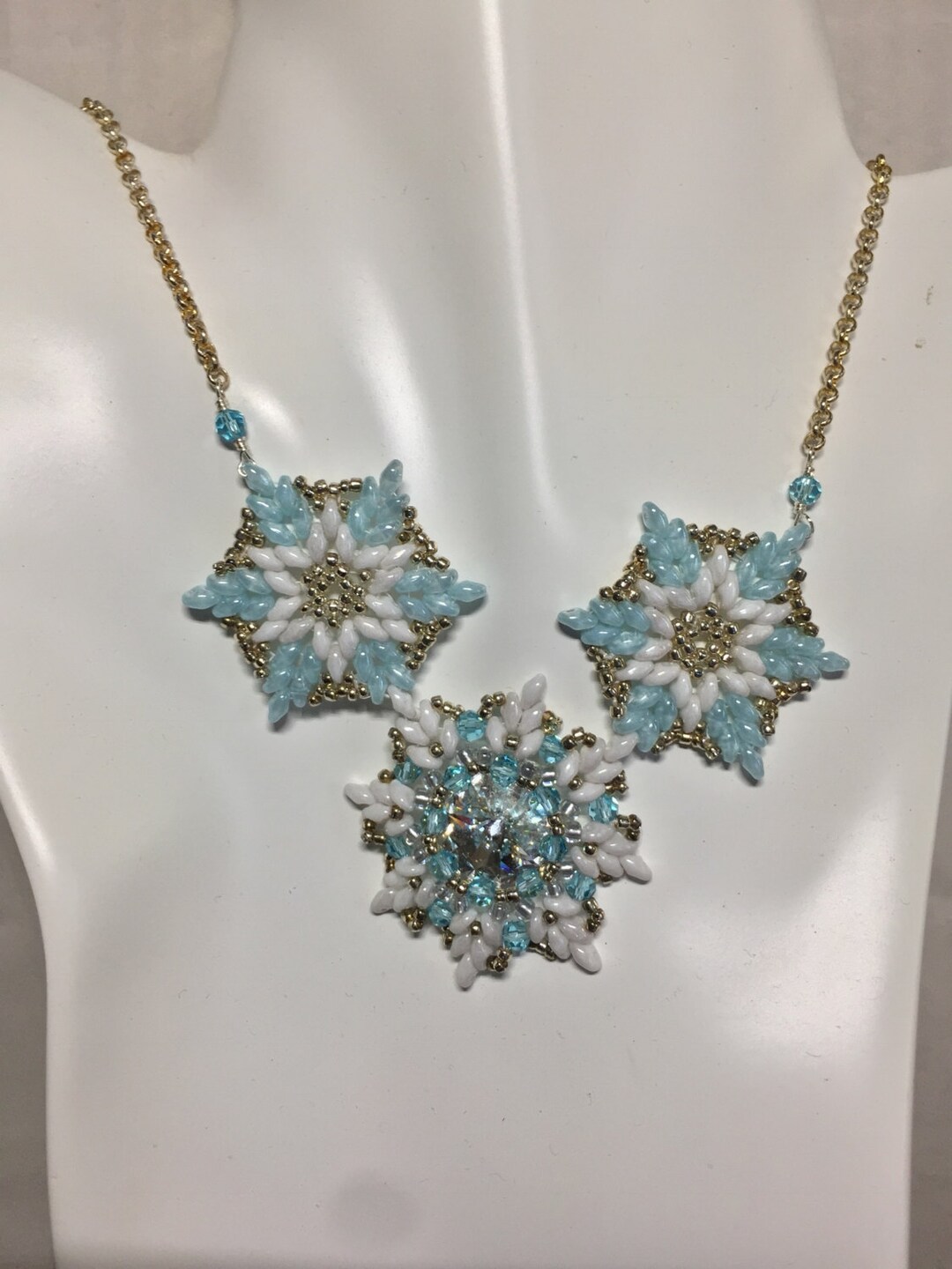 Vintage star beaded necklace 🪸