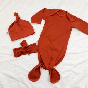 Burnt orange knotted baby gown with top knot hat or headband, baby girl or boy coming home outfit image 2