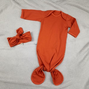 Burnt orange knotted baby gown with top knot hat or headband, baby girl or boy coming home outfit image 5