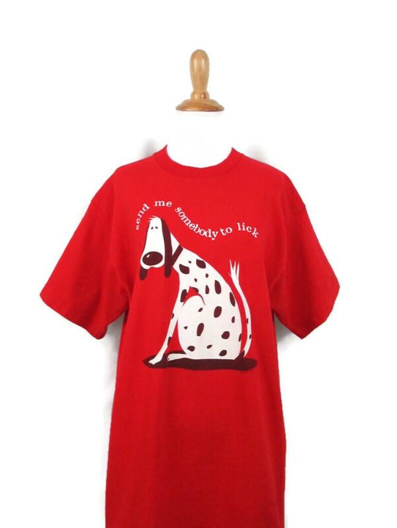 Maglietta grafica vintage anni '80 con cane: maglietta in cotone con punto singolo umoristico immagine 3