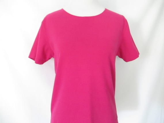 Patagonia Organic Cotton T-shirt Vintage 1990's Patagonia Shirt Bright Pink  X-small Soft Tee Minimalist Fuchsia Crewneck Style Cotton Shirt 