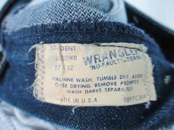 1970's Wrangler Vintage No Fault Denim Embroidered Pocket Rainbow