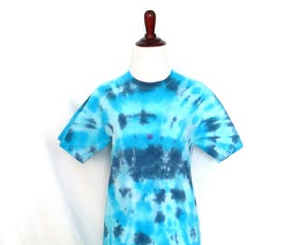 90's Tie Dye T-Shirt Vintage Blue Tie Geverfd Shirt Women's Small Tie Dye Tee 1990's Cotton Shirt Festival Clothes Hippie Shirt Tie Dye Clothes
