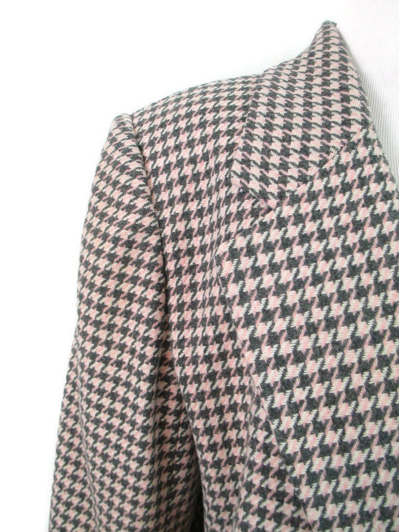 Vintage Pink Gray Houndstooth Blazer 1980/'s Wool Blend Padded Shoulder Fully Lined Women/'s Size 14 Blazer Classic 80s Structured Suit Jacket