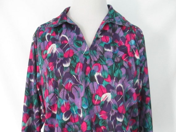 1970's Blouse Kaleidoscope Silky Shirt Floral/Fea… - image 3