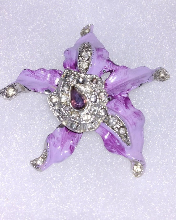 Vintage Beautiful Purple Enamel/Marcasite Orchid T
