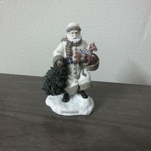 Vintage Pipka World of Santas, Sweden 2004
